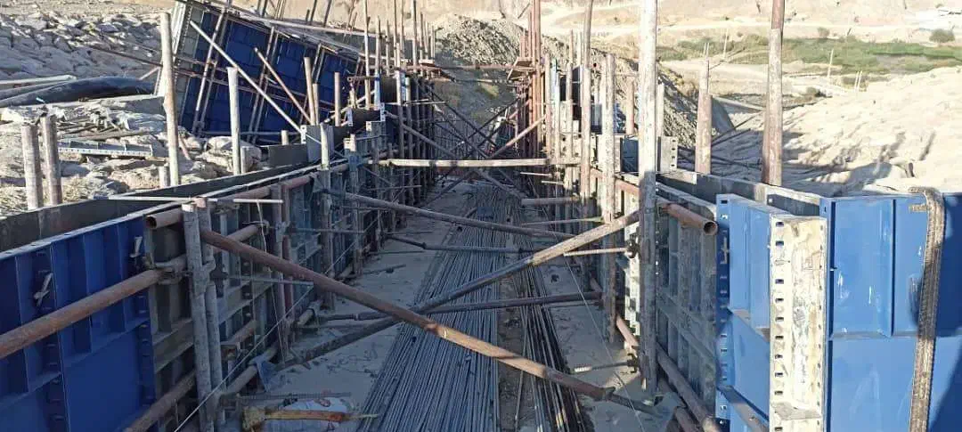 آرماتوربندی و قالب بندی|استخدام معماری، عمران و ساختمانی|پیرانشهر, |دیوار