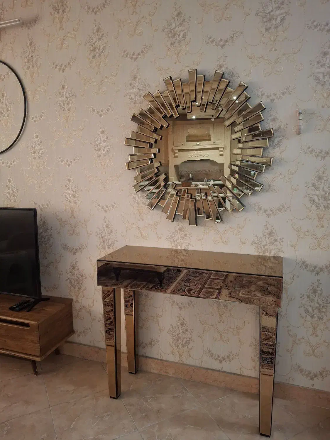 اینه و کنسول مدل خورشیدی|بوفه، ویترین، کنسول|اسلام‌شهر, شهرک واوان|دیوار