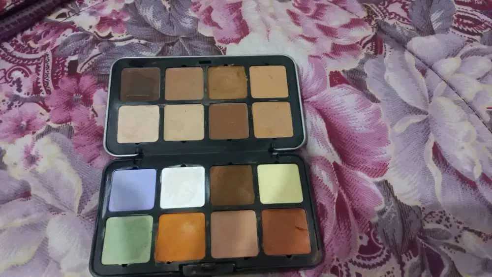 وسیله میکاپ در حد نو مارک واصلین با قیمت مناسب|آرایشی، بهداشتی، درمانی|اهواز, فرهنگ شهر|دیوار