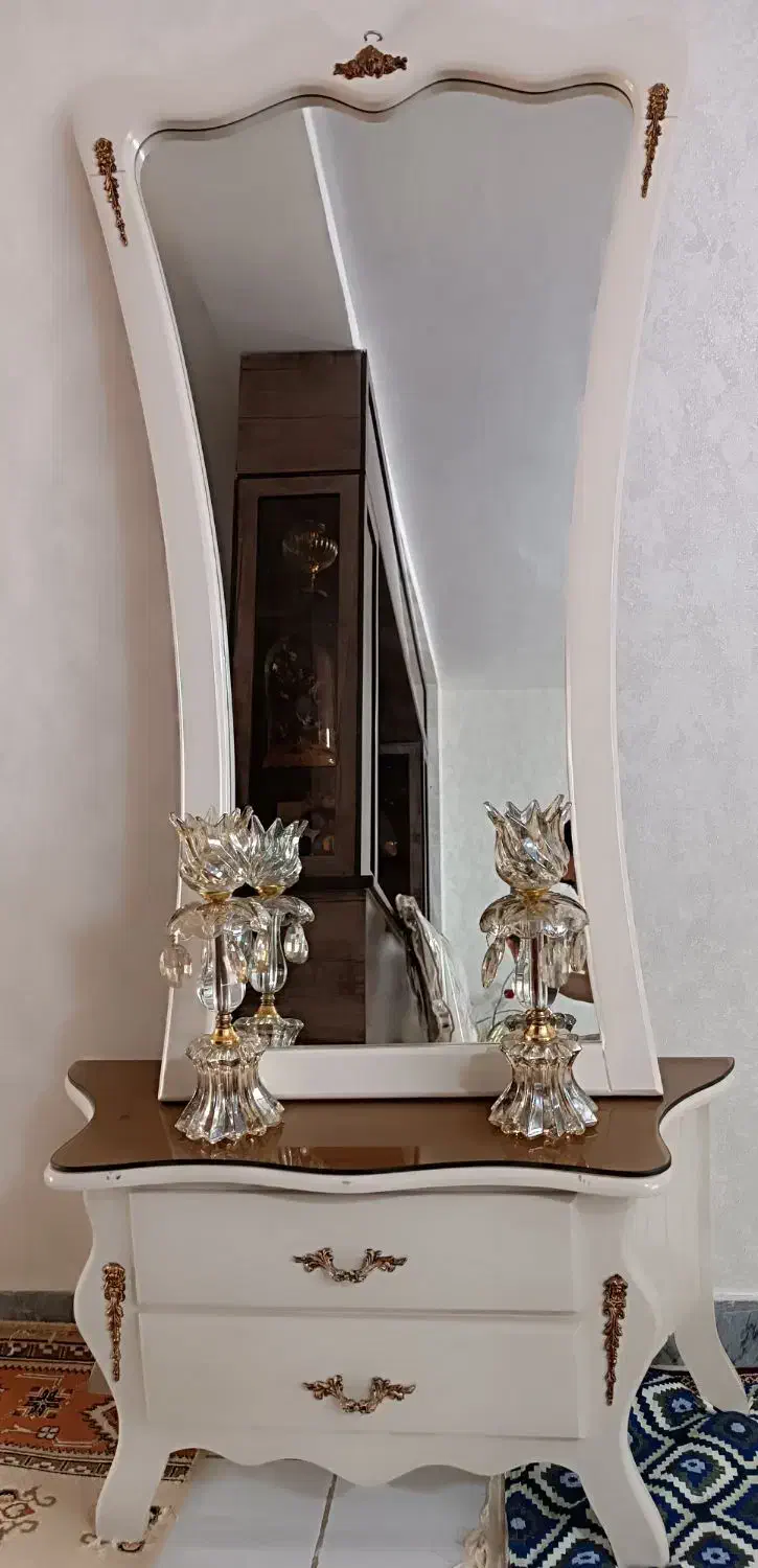 آیینه و شمعدان|آینه|همدان, |دیوار