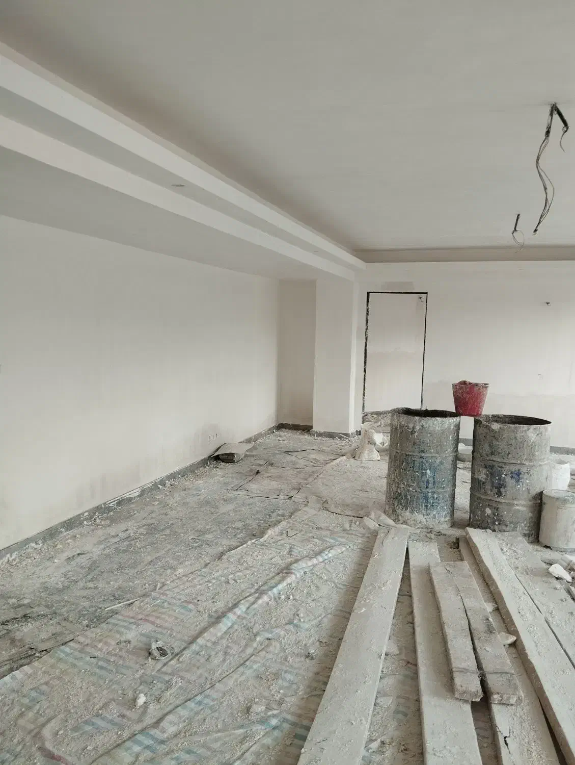 گچ کاری+کارگر جویای کار تماس بگیرد|خدمات پیشه و مهارت|اسکو, |دیوار