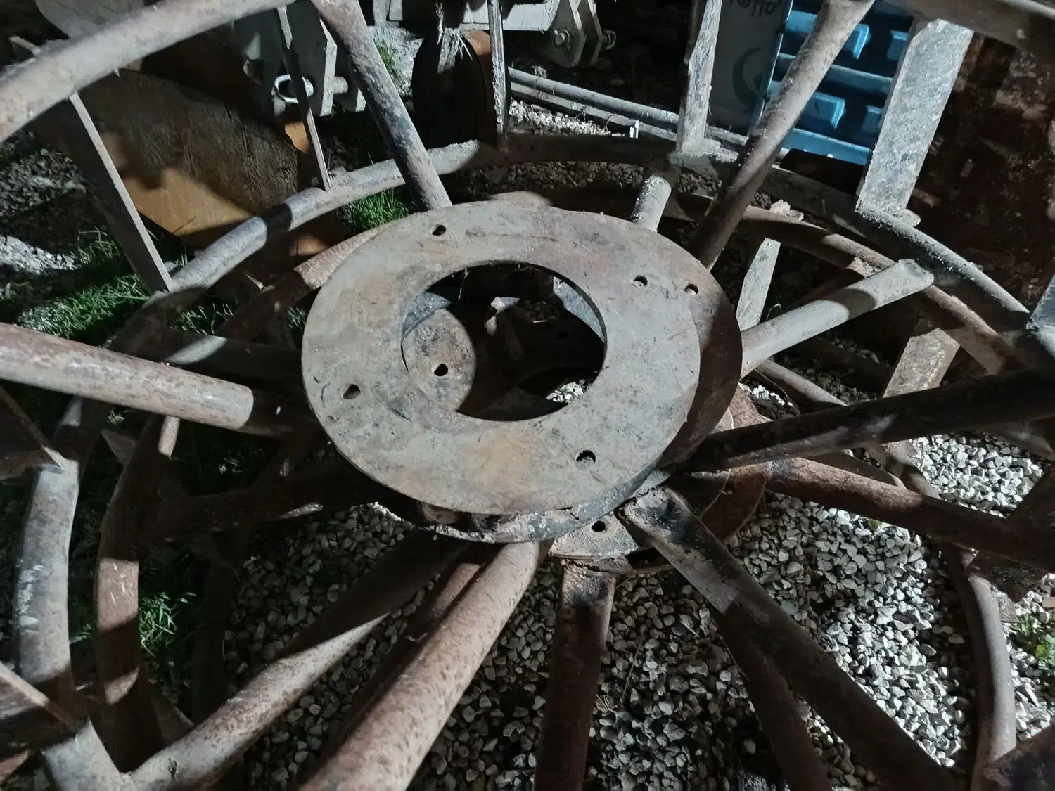 چرخ آهنی|ابزارآلات|کردکوی, |دیوار