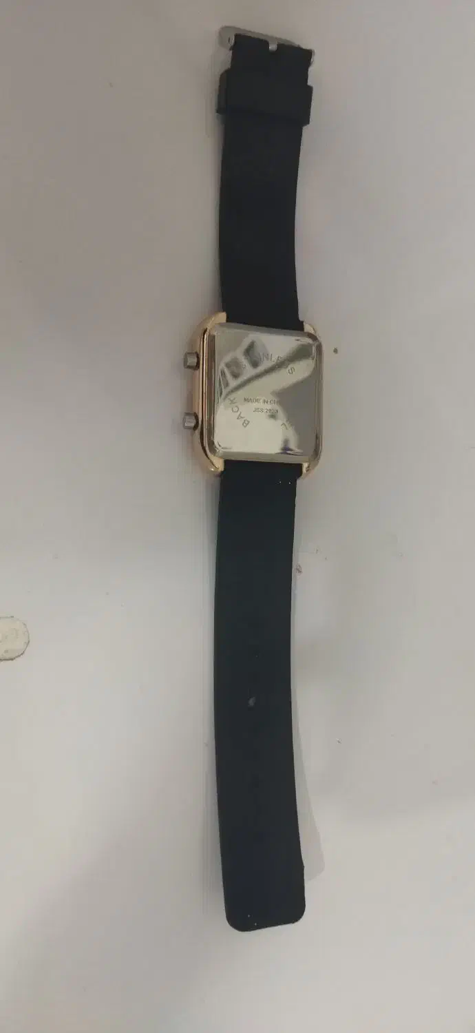 دو تا ساعت نو|ساعت|نیشابور, امام|دیوار