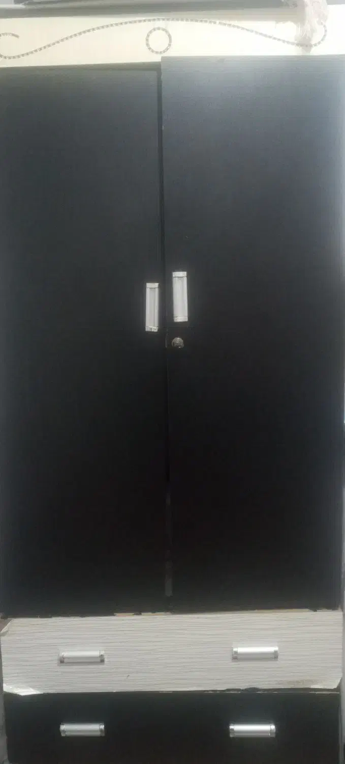 یک کمدکارکرده سالم و  در حد نو به فروش میرسد|جاکفشی، کمد، دراور|خرمدره, |دیوار