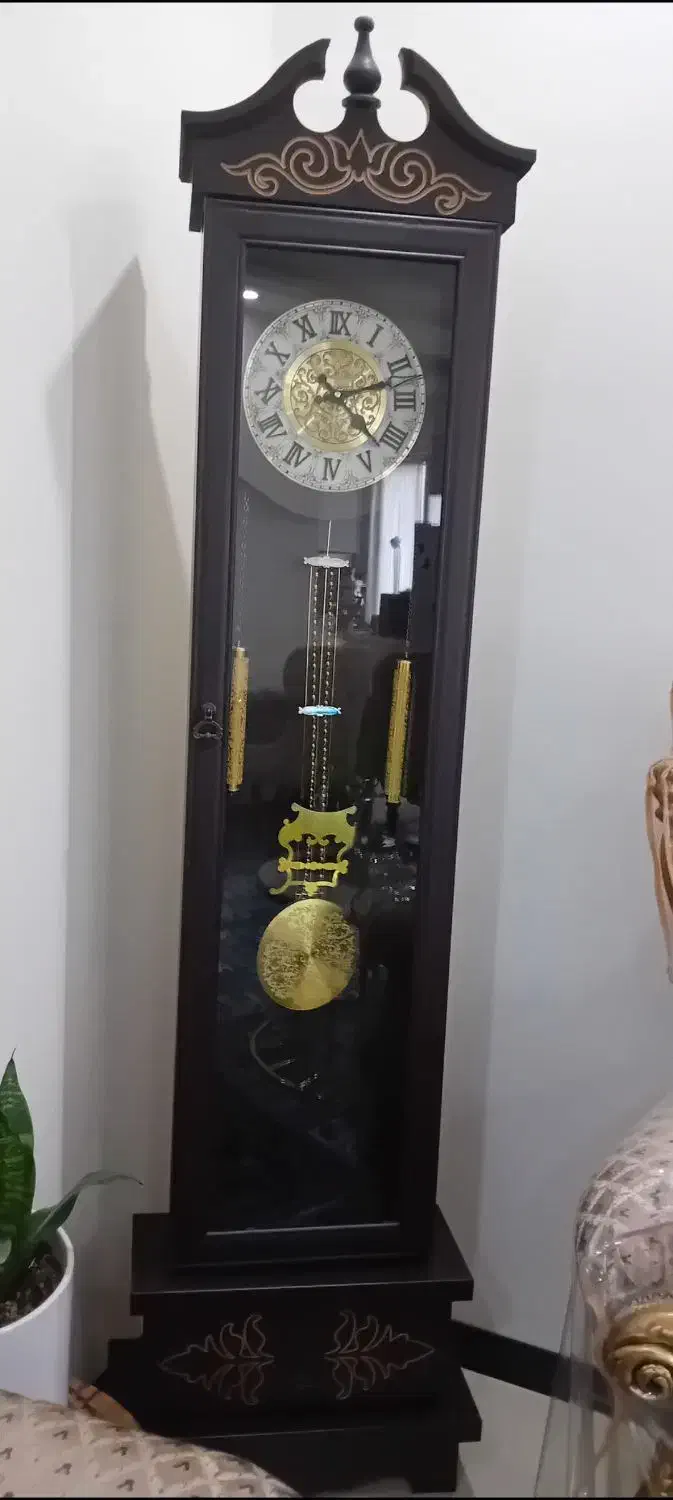 ساعت ایستاده کاملا نو|مبلمان خانگی و میز عسلی|پرند, فاز ۶|دیوار