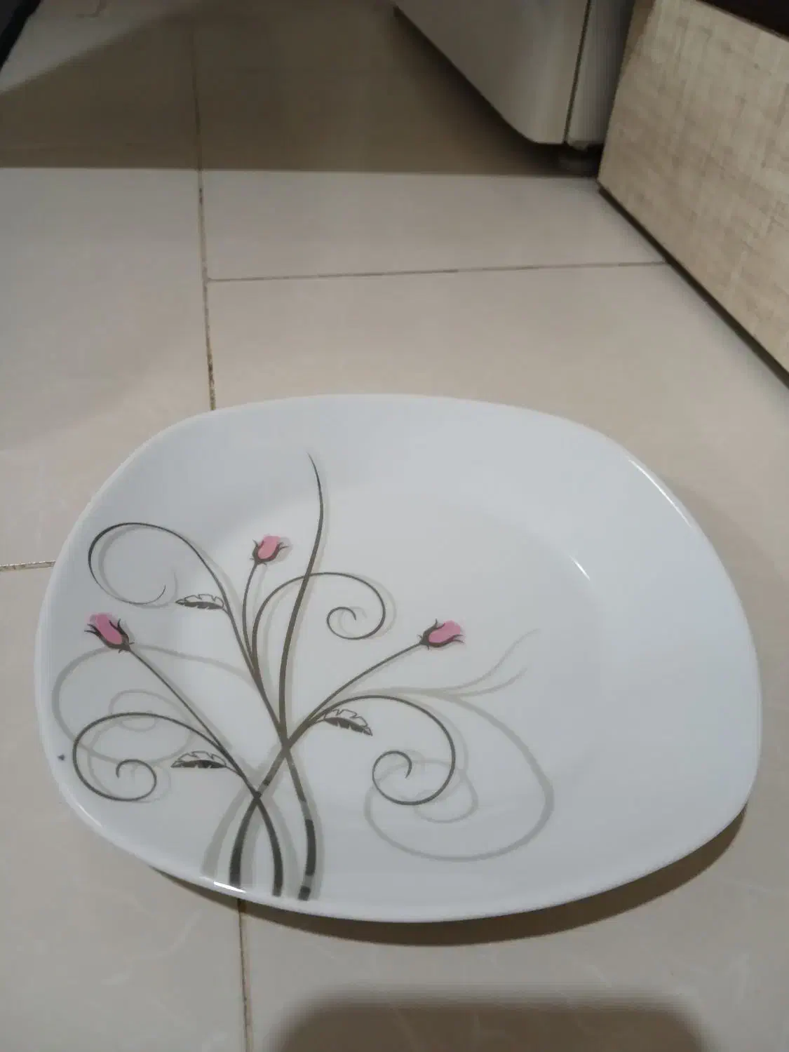 چینی پردیس|ظروف سرو و پذیرایی|رشت, شهرک آیت الله منتظری|دیوار