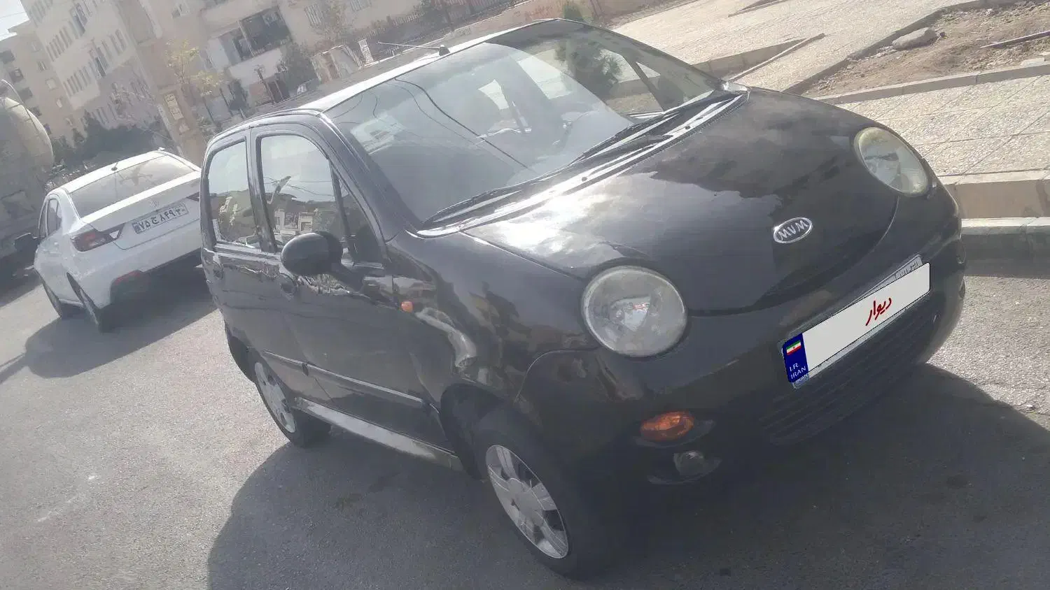 ام وی ام|خودرو سواری و وانت|پرند, فاز ۴|دیوار