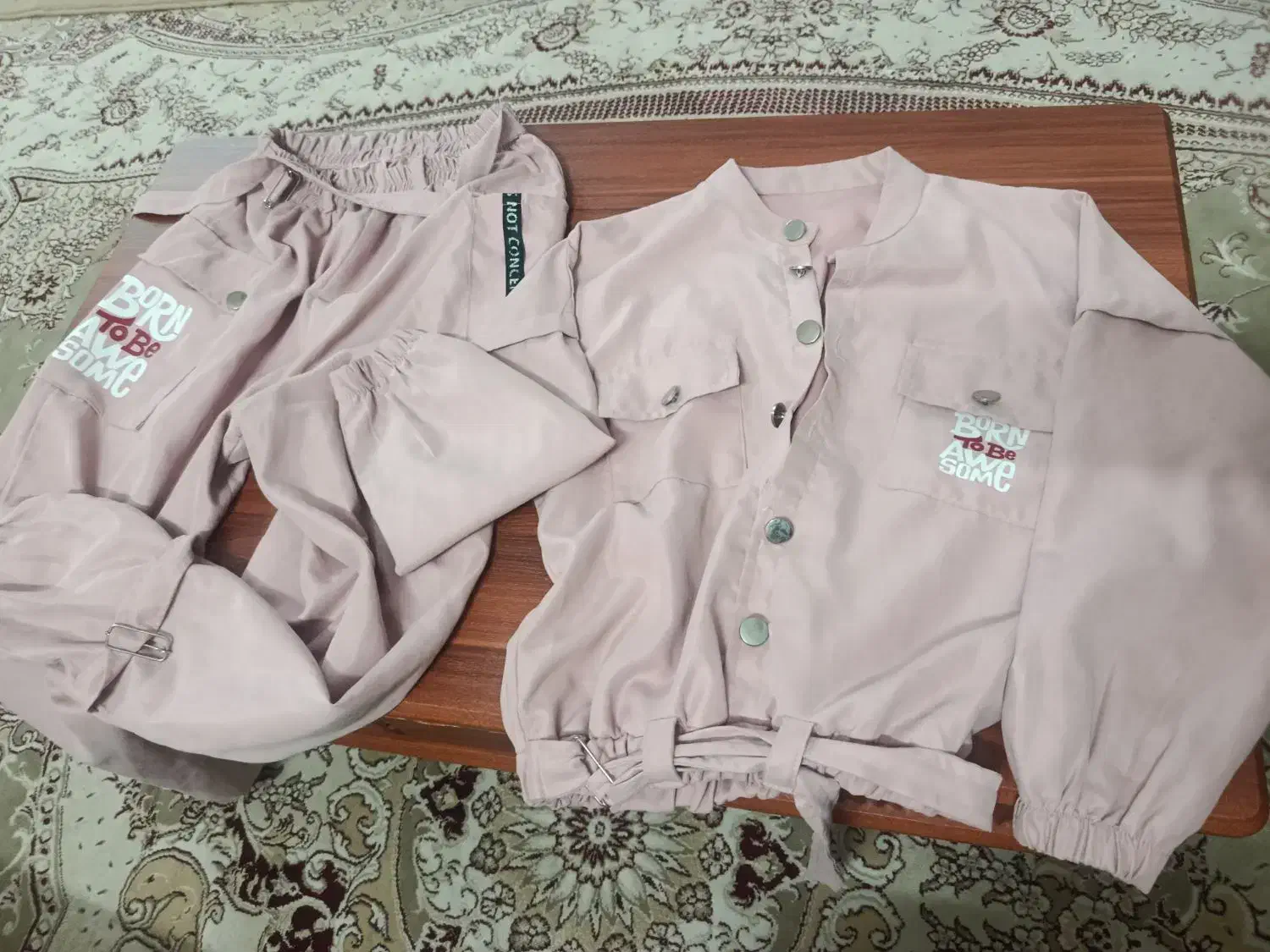 تعدادی لباس دخترانه|لباس|کاشمر, |دیوار