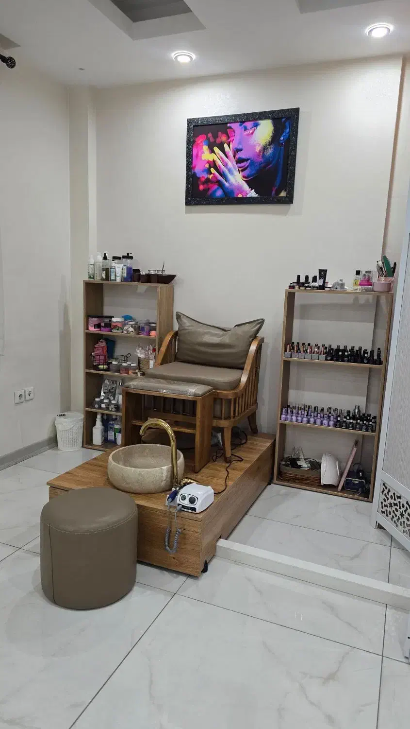 اجاره لاین پدیکور|اجارهٔ دفتر کار، اتاق اداری، مطب|اهواز, کیان اباد|دیوار