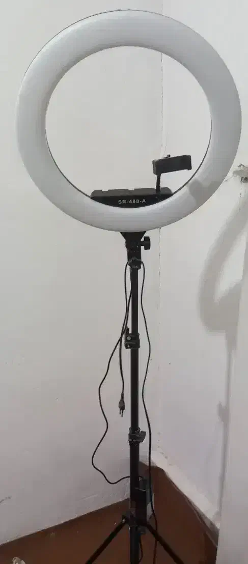 رینگ لایت حرفه ای سایز بزرگ|دوربین عکاسی و فیلم‌برداری|مشهد, شاهد (شهرک غرب)|دیوار