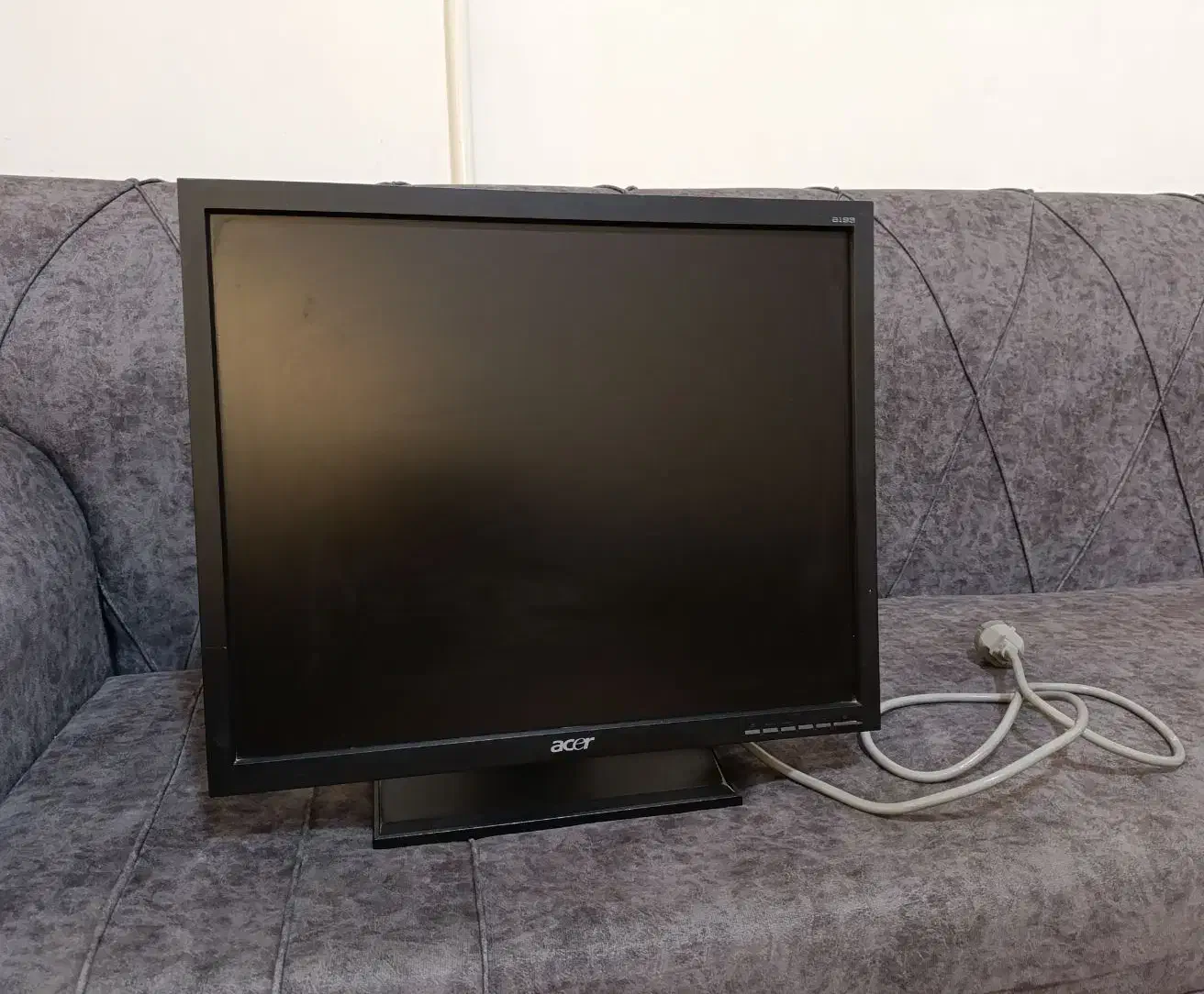 مانیتور 19 اینچ acer (ایسر)|قطعات و لوازم جانبی رایانه|کرمانشاه, |دیوار