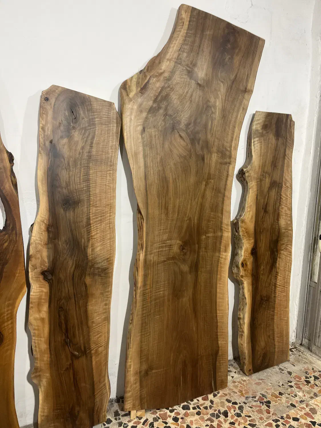 جلو مبلی روستیک چوب گردو|مبلمان خانگی و میز عسلی|رشت, گلسار|دیوار