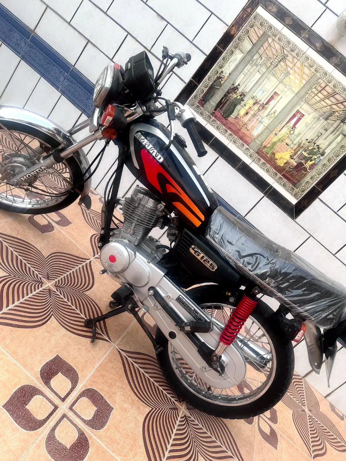 موتورسیکلت مدل ۱۳۹۳ زیر پا عالی|موتورسیکلت|شیراز, بوتان گاز|دیوار