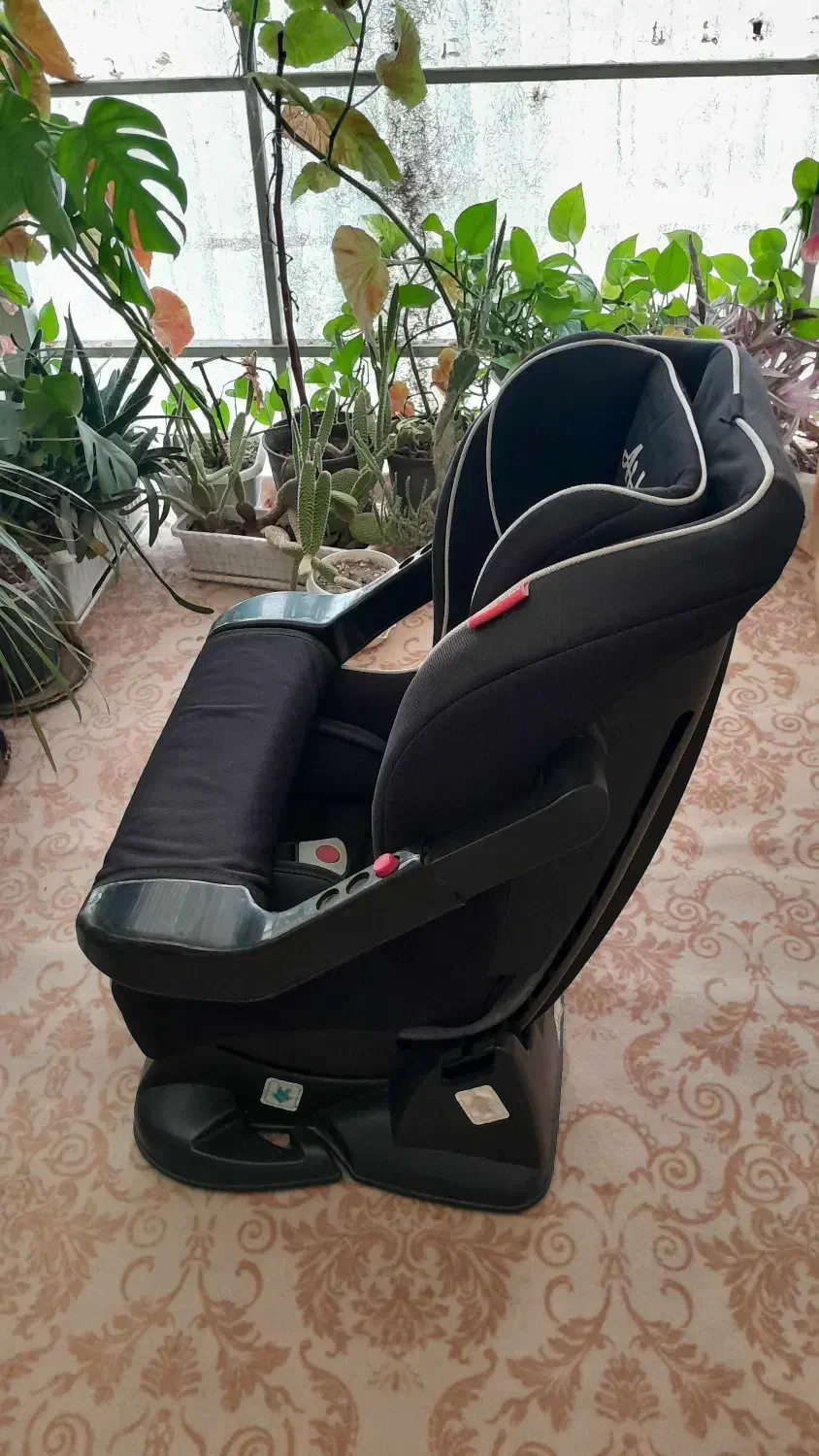 صندلی کودک خودرو|تخت و صندلی بچه|لاهیجان, کوی زمانی|دیوار