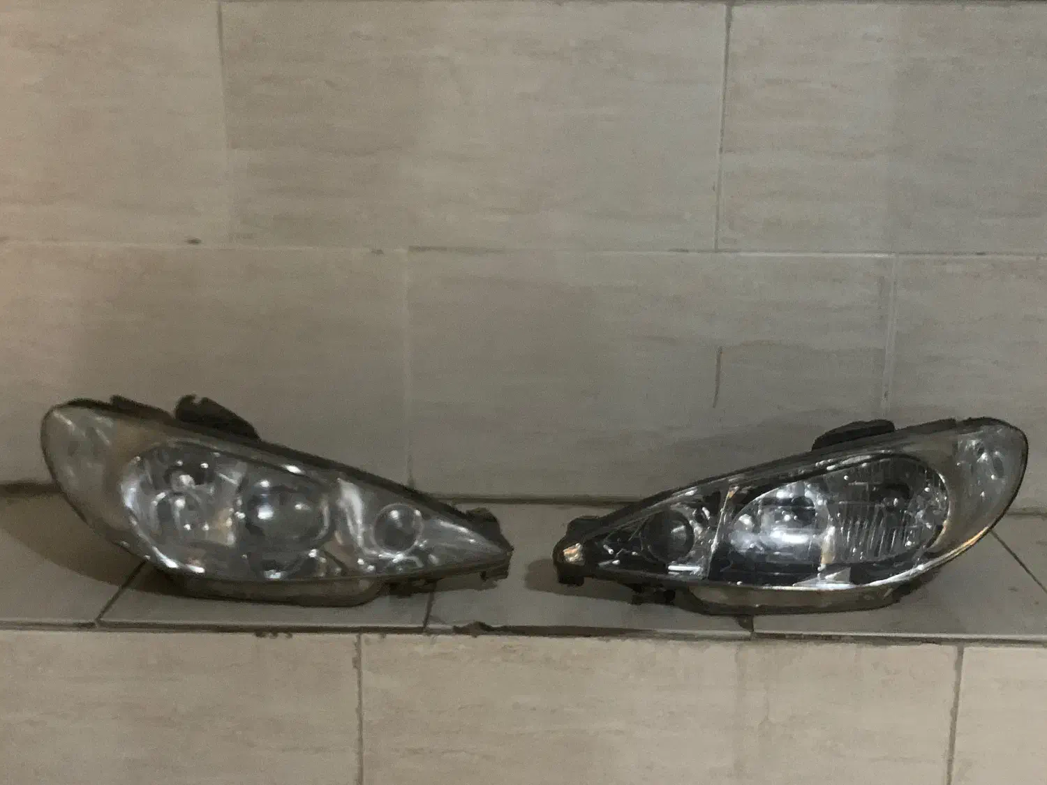 چراغ پژو ۲۰۶|قطعات یدکی و لوازم جانبی|اصفهان, سپاهانشهر|دیوار