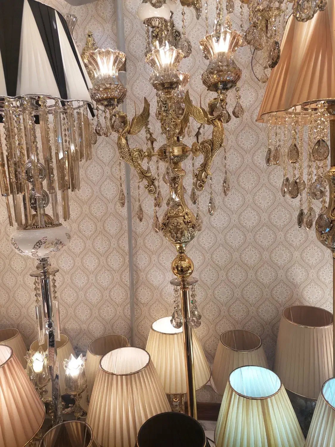 آباژور ایستاده(کنار سالنی) ضمانتکتبی|چراغ خواب و آباژور|نسیمشهر, |دیوار