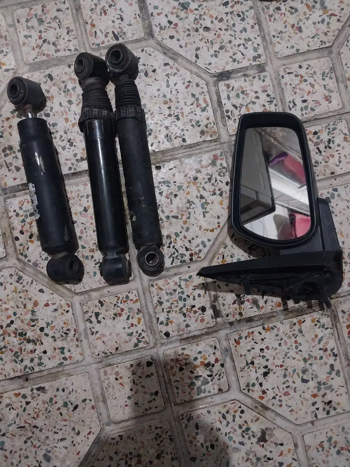 اینه و کمک عقب پژو ۴۰۵|قطعات یدکی و لوازم جانبی|قدس, شهرقدس|دیوار