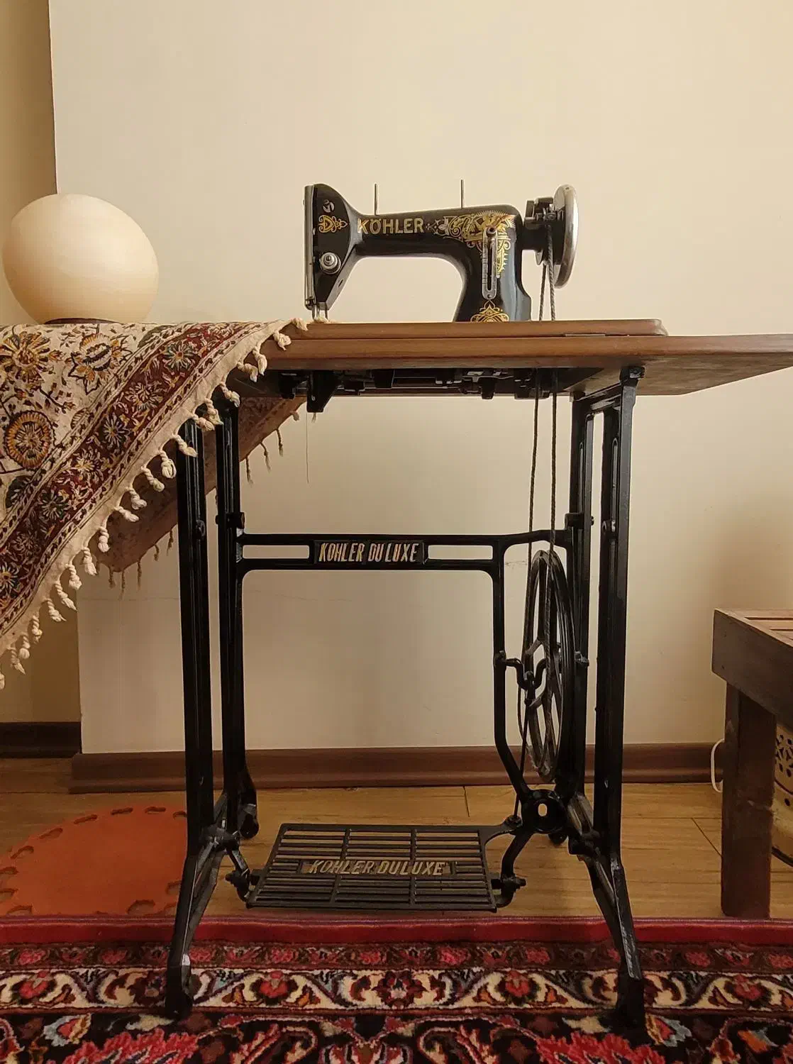 چرخ خیاطی و میز kohlerالمانی سالم|کلکسیون اشیاء عتیقه|مشهد, هفت تیر (نه دره)|دیوار