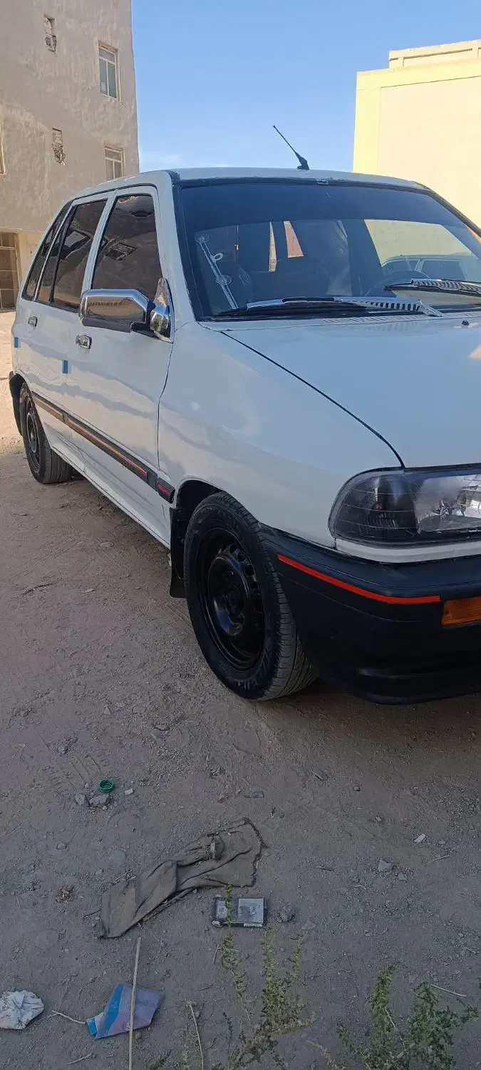 هاچ بک کره ای داخل کرم قهوه ای|خودرو سواری و وانت|زاهدان, |دیوار