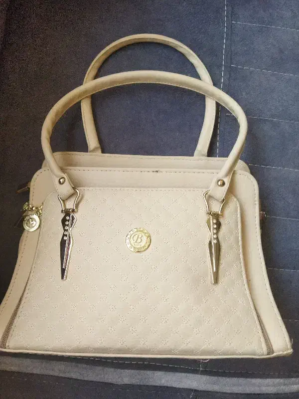 کیف جادار|کیف، کفش، کمربند|قم, نوقطار|دیوار