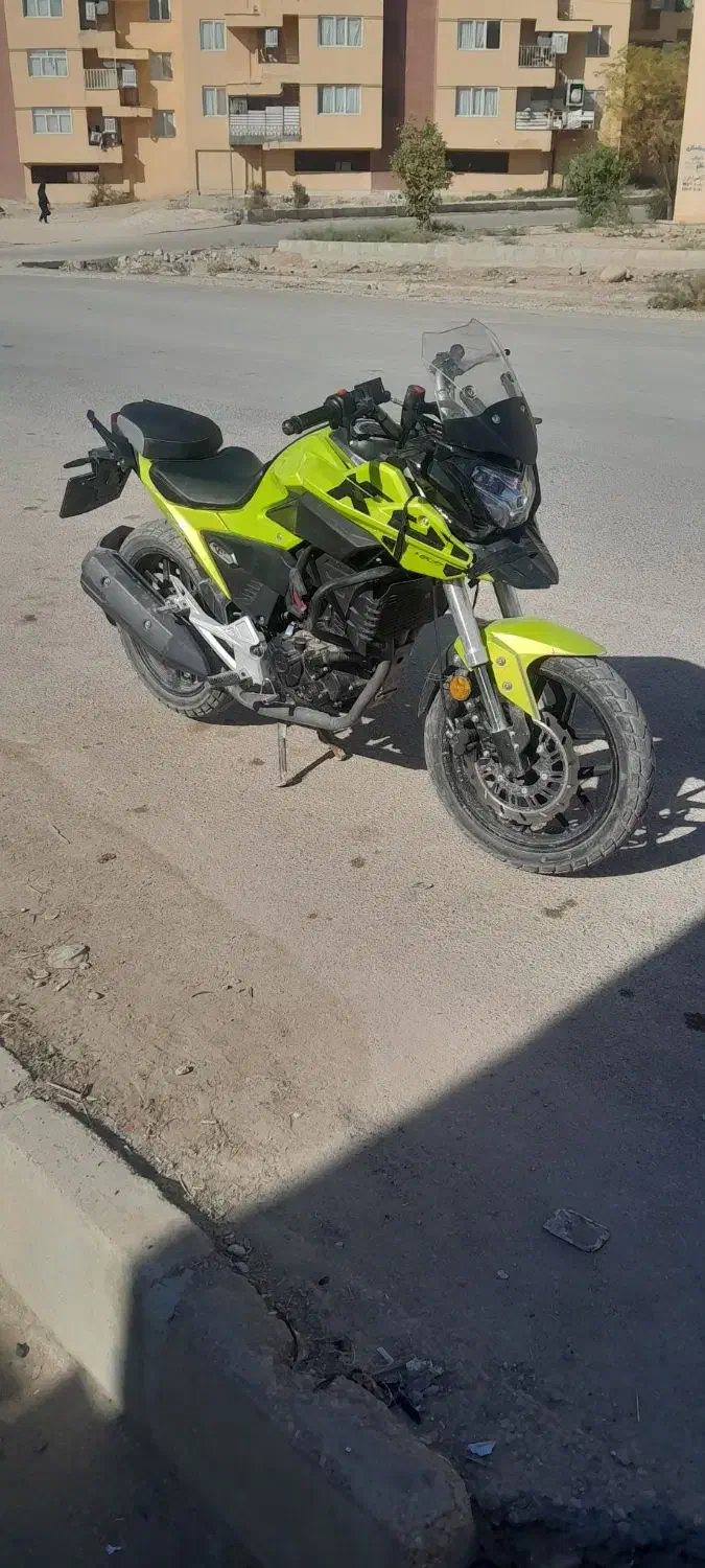 موتور ۲۰۰ بنلی مدل۴۰۲|موتورسیکلت|فیروزآباد (فارس), |دیوار