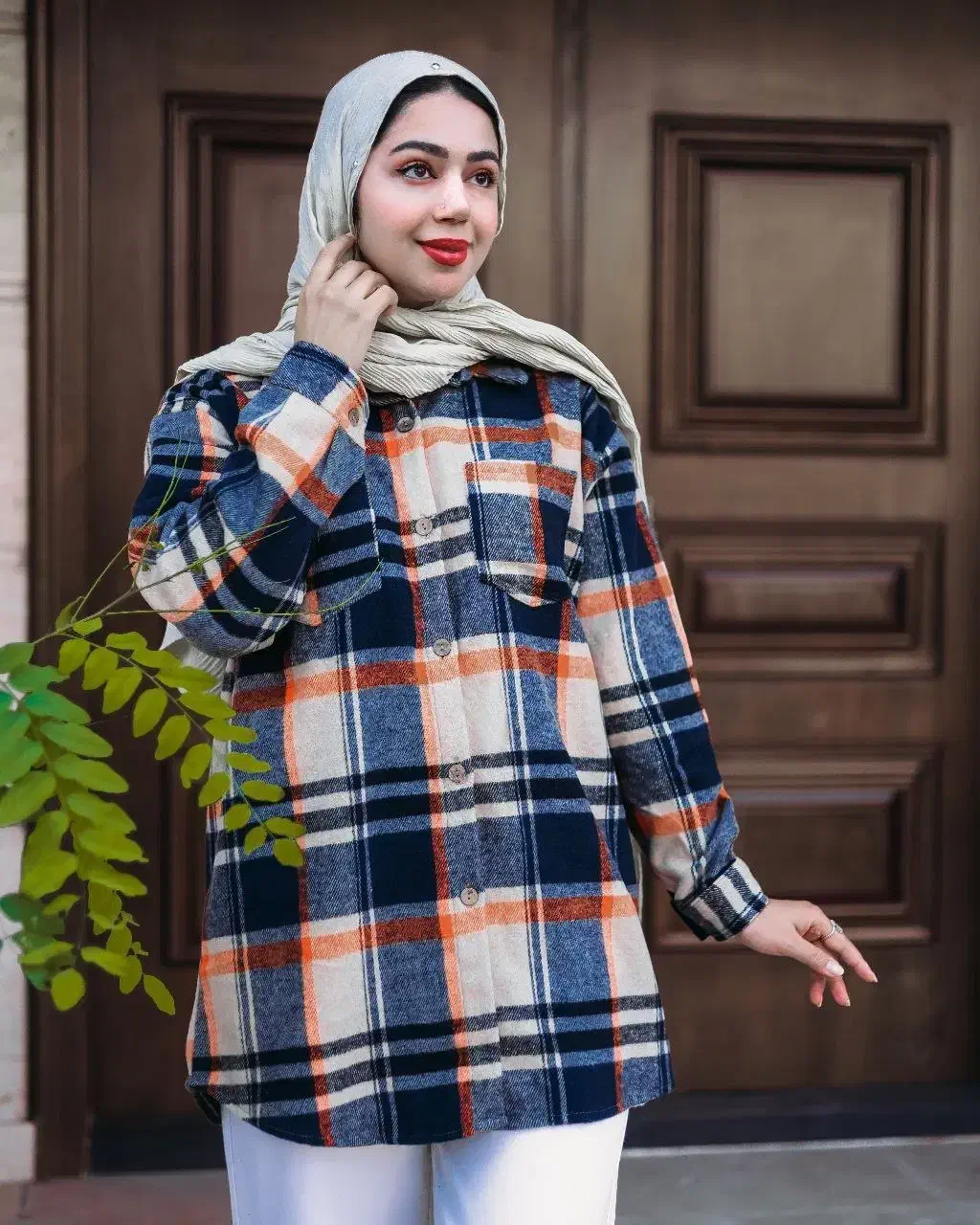 شکت  چهار  خونه|لباس|رشت, دروازه لاکان|دیوار