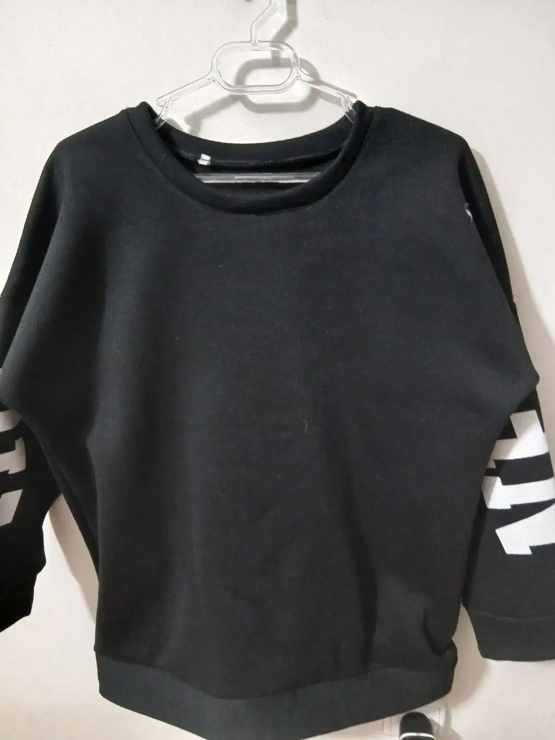 دورس|لباس|تهران, خاک سفید|دیوار