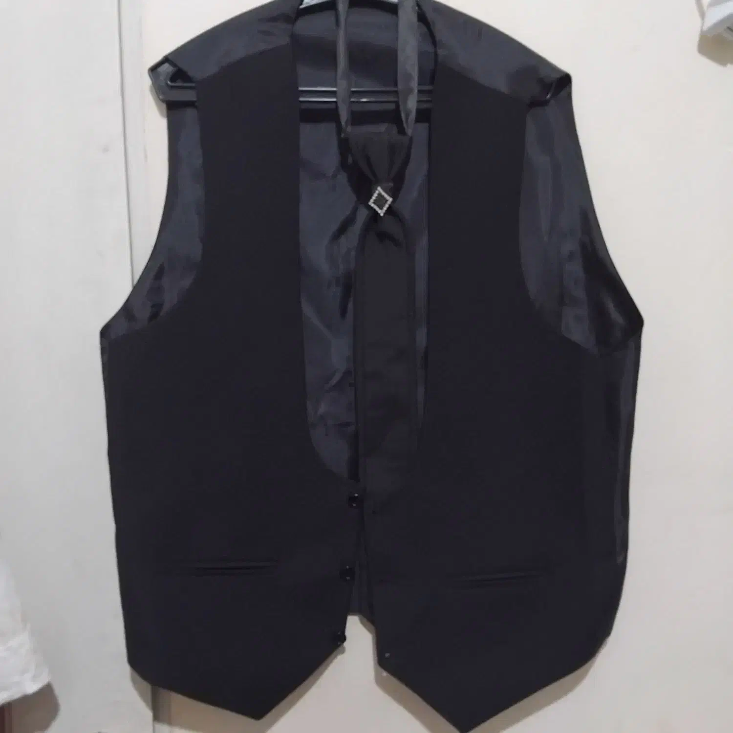 کت و شلوار تمیز سایز ۴۶ فقط فقط یک بار پوشیده شد|لباس|پاکدشت, حصار امیر|دیوار