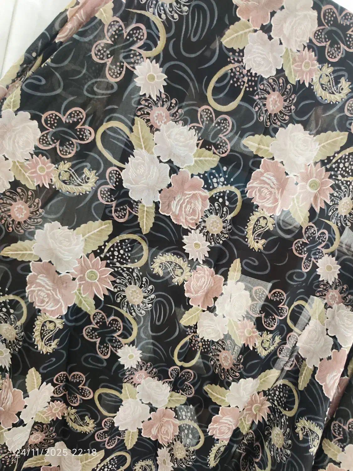 چادر نخی نو|لباس|پردیس, فاز ۹|دیوار