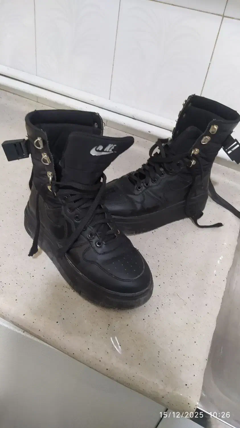 چکمه|کیف، کفش، کمربند|خرمآباد, |دیوار