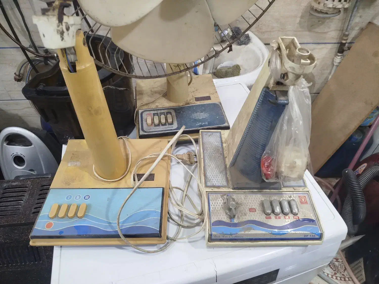 پایه پنکه زمینی|پنکه و تصفیهکنندهٔ هوا|آزادشهر, |دیوار