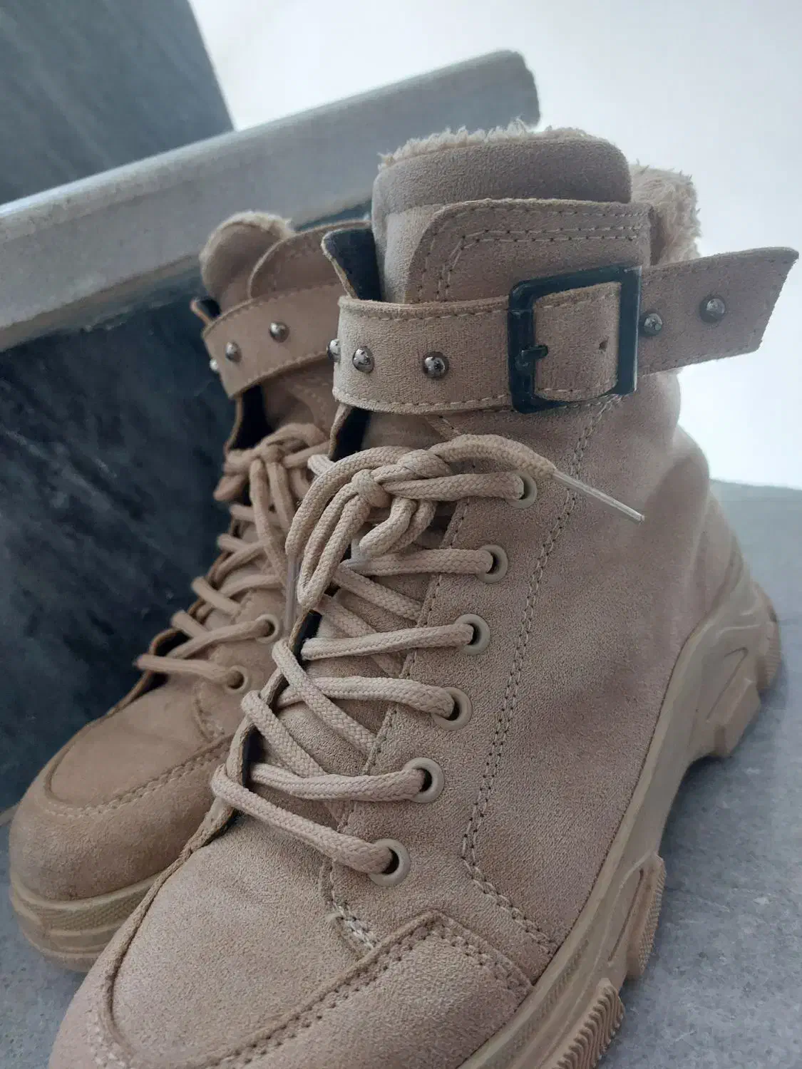 کفش|کیف، کفش، کمربند|جوانرود, |دیوار