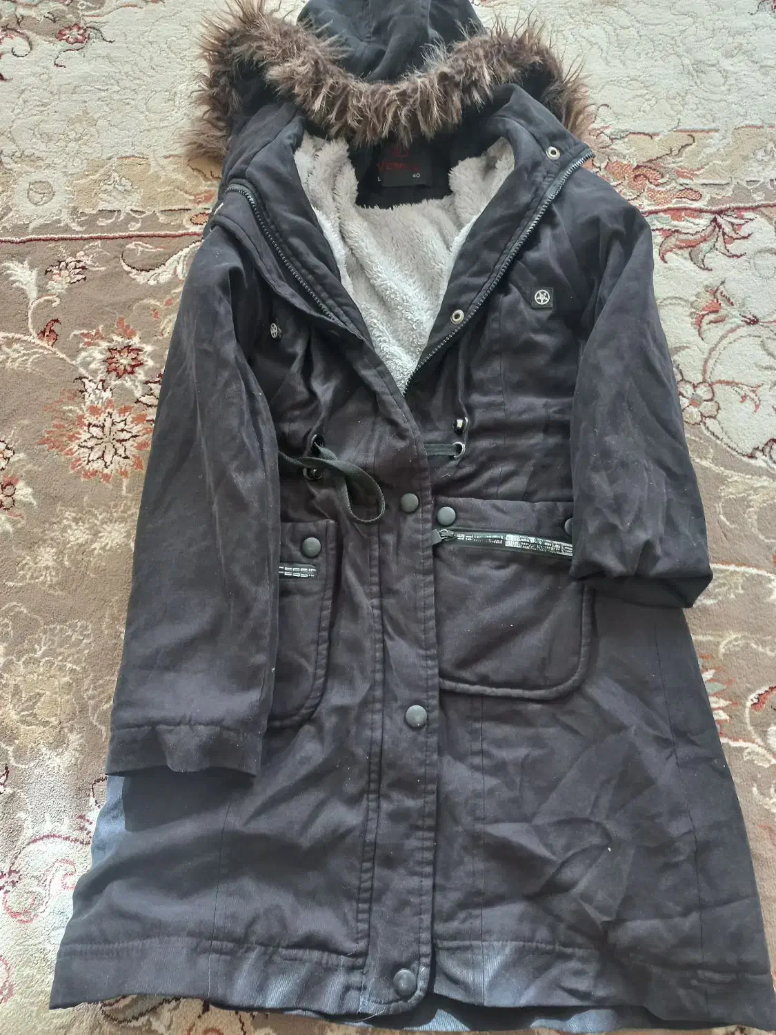 تعدادی پالتو و کاپشن دخترانه و پسرانه قیمت مناسب|لباس|نیشابور, گنبد سبز|دیوار