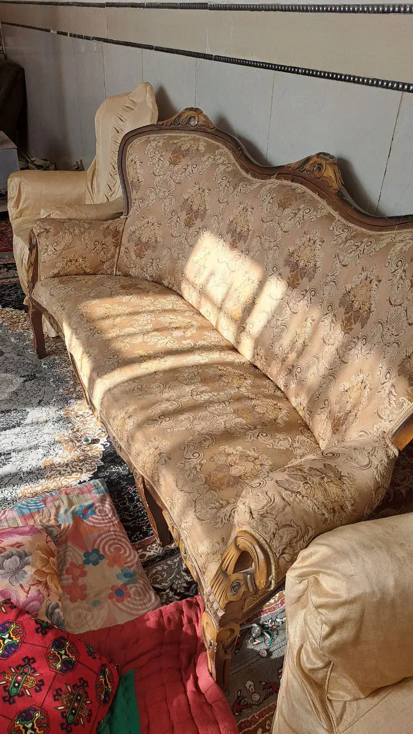 مبل سلطنتی مفت|مبلمان خانگی و میز عسلی|مشهد, شهید شهریاری|دیوار