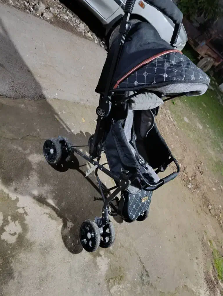 کالسکه کودک مناسب دختر یا پسر|کالسکه و لوازم جانبی|رشت, لاکان شهر|دیوار