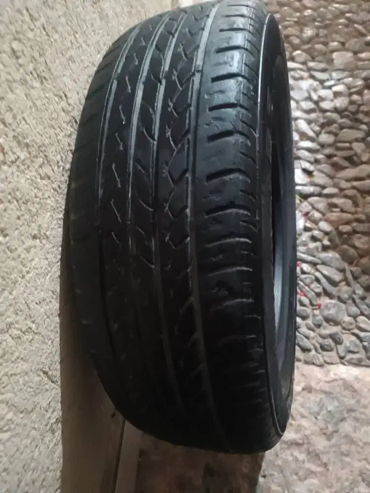 لاستیک پژو 80 درصد مارک بارز|قطعات یدکی و لوازم جانبی|تفت, |دیوار