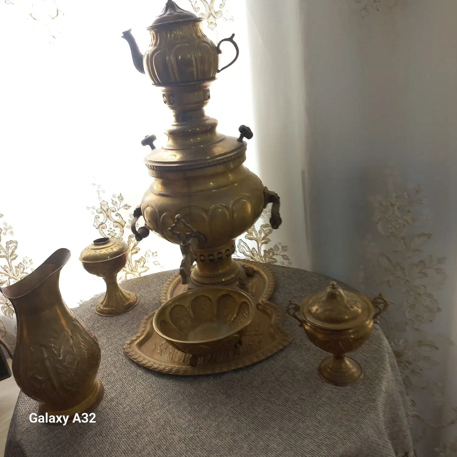 سماور زغالی اصلا استفاده نشده نوو ۴ لیتری هست|کلکسیون اشیاء عتیقه|هلالی, |دیوار