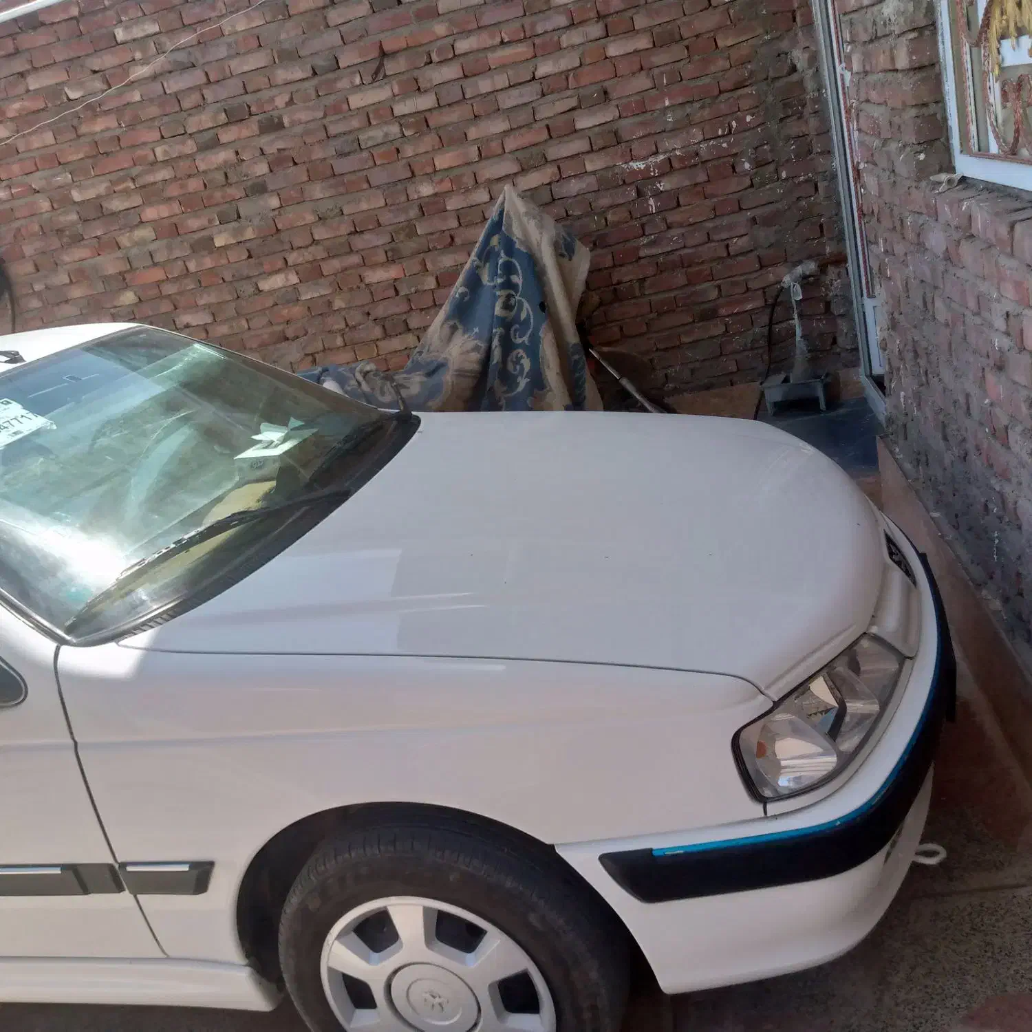 پارس فروشی مدل ۴۰۲برج ۱۰ است|خودرو سواری و وانت|خاش, |دیوار