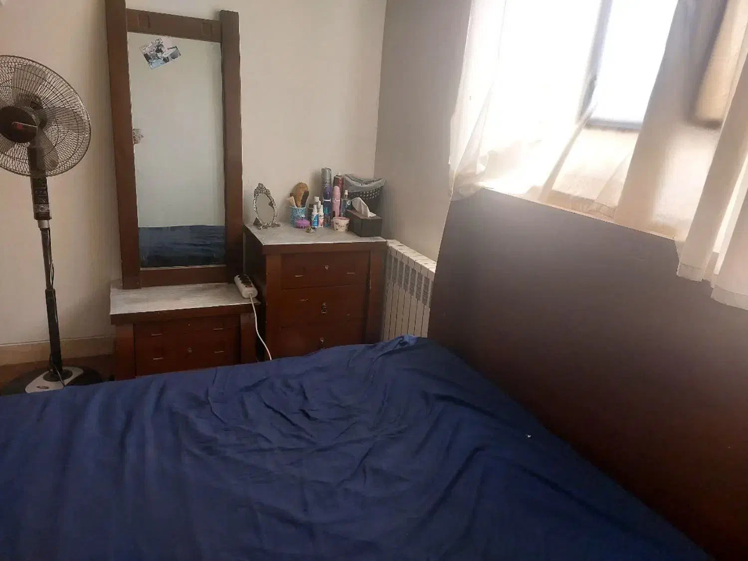 سرویس خواب دو نفره شیک تمام چوب در حد نو|تخت و سرویس خواب|یزد, |دیوار