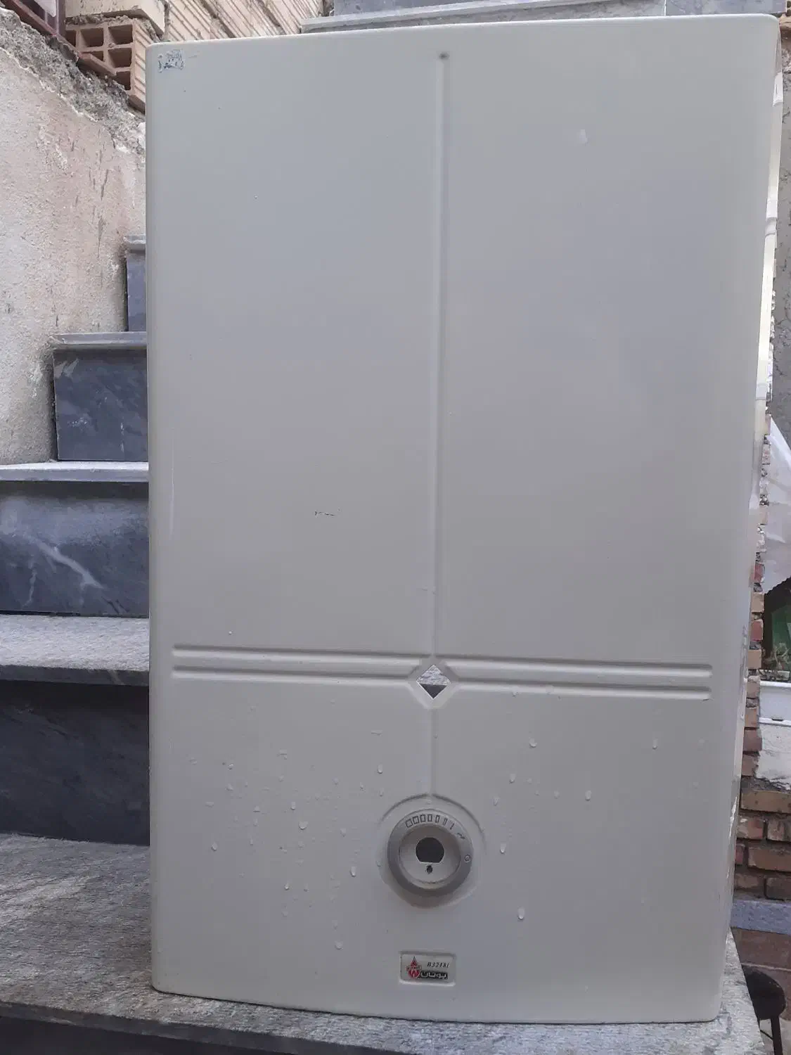 آبگرمکن دیواری بوتان|آبگرمکن، پکیج، شوفاژ|خوی, |دیوار