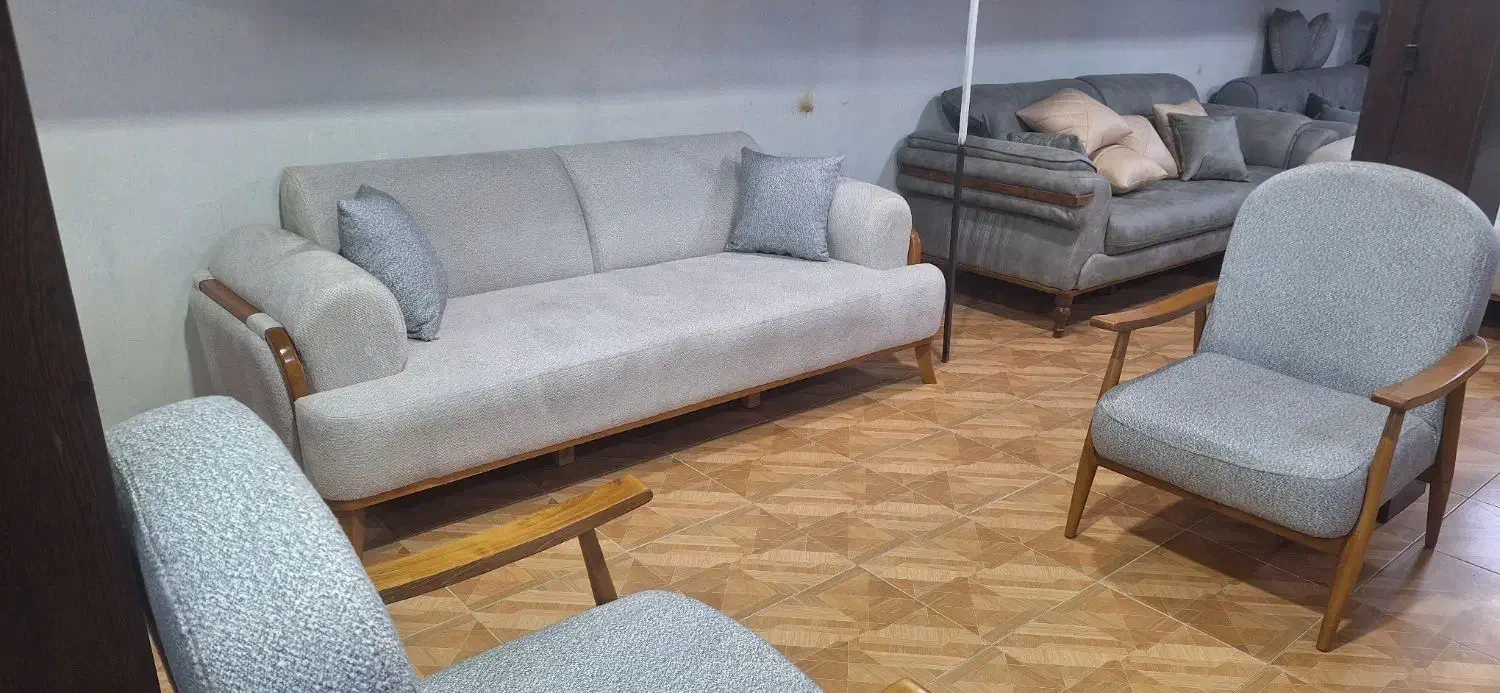 مبل ورنکا ۸نفره|مبلمان خانگی و میز عسلی|مشهد, خواجه ربیع|دیوار