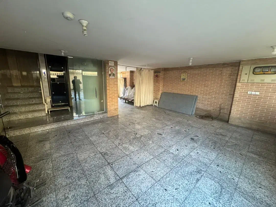 خانه ویلایی سه طبقه مسکونی|فروش خانه و ویلا|اصفهان, سرچشمه|دیوار