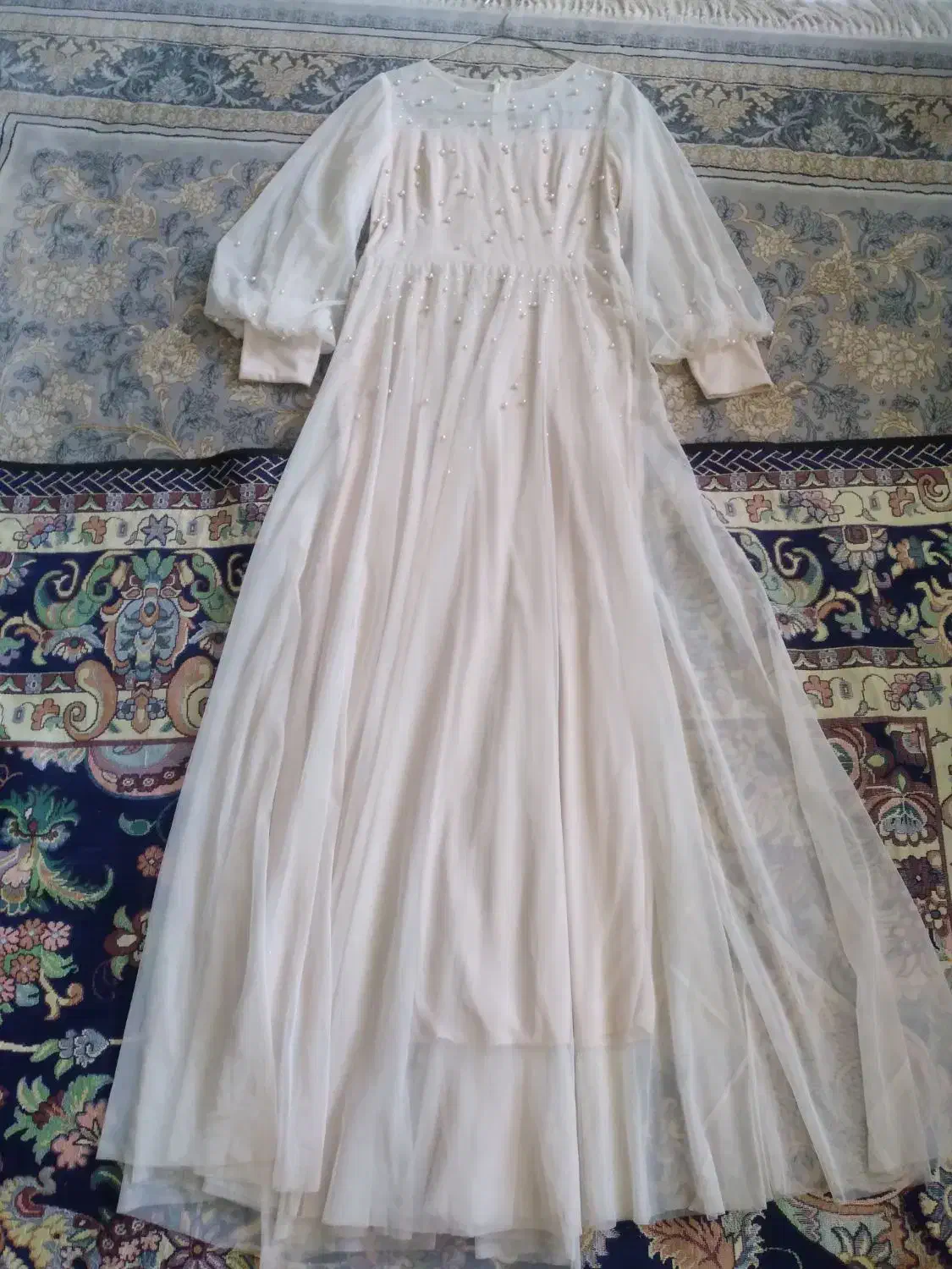 پیراهن مجلسی کرم|لباس|ساری, |دیوار