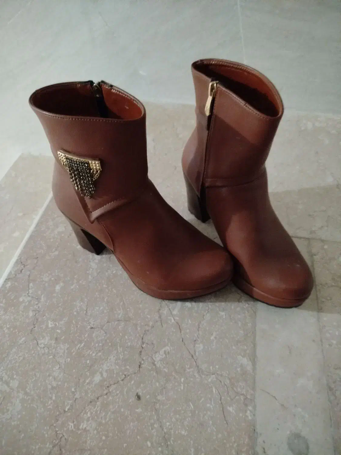 نیم بوت|کیف، کفش، کمربند|زنجان, |دیوار