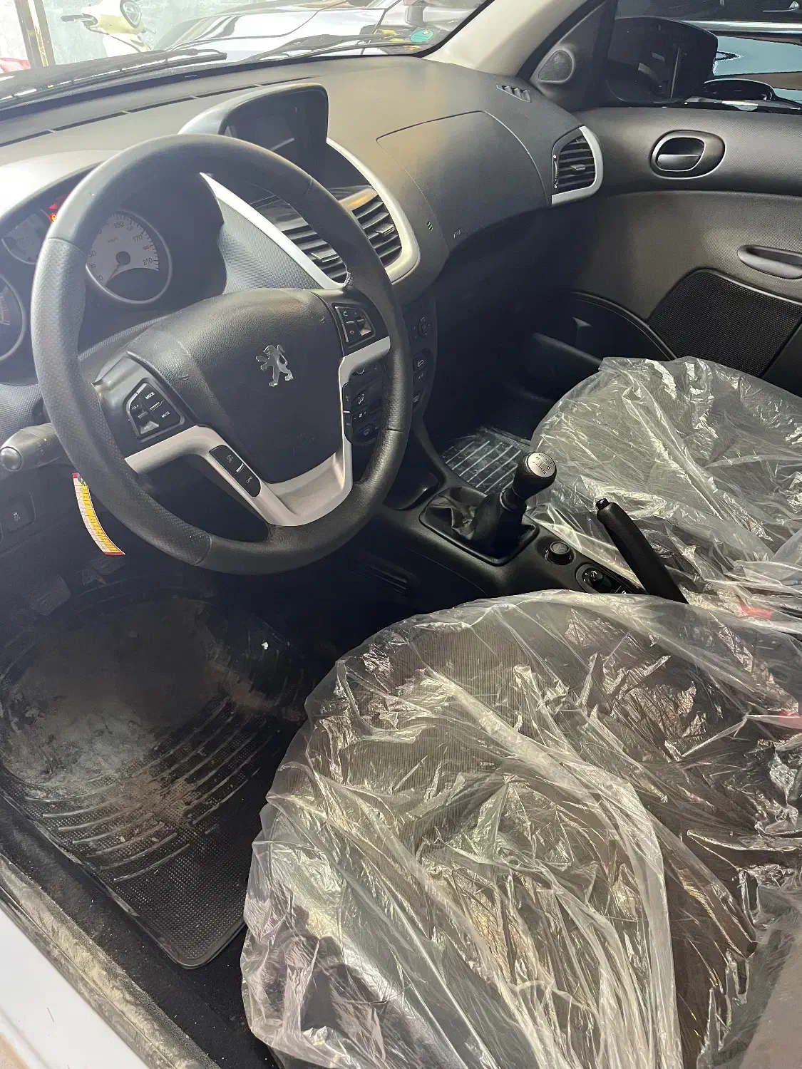 207 پانا دنده ۱۴۰۳|خودرو سواری و وانت|مشهد, بهشت|دیوار