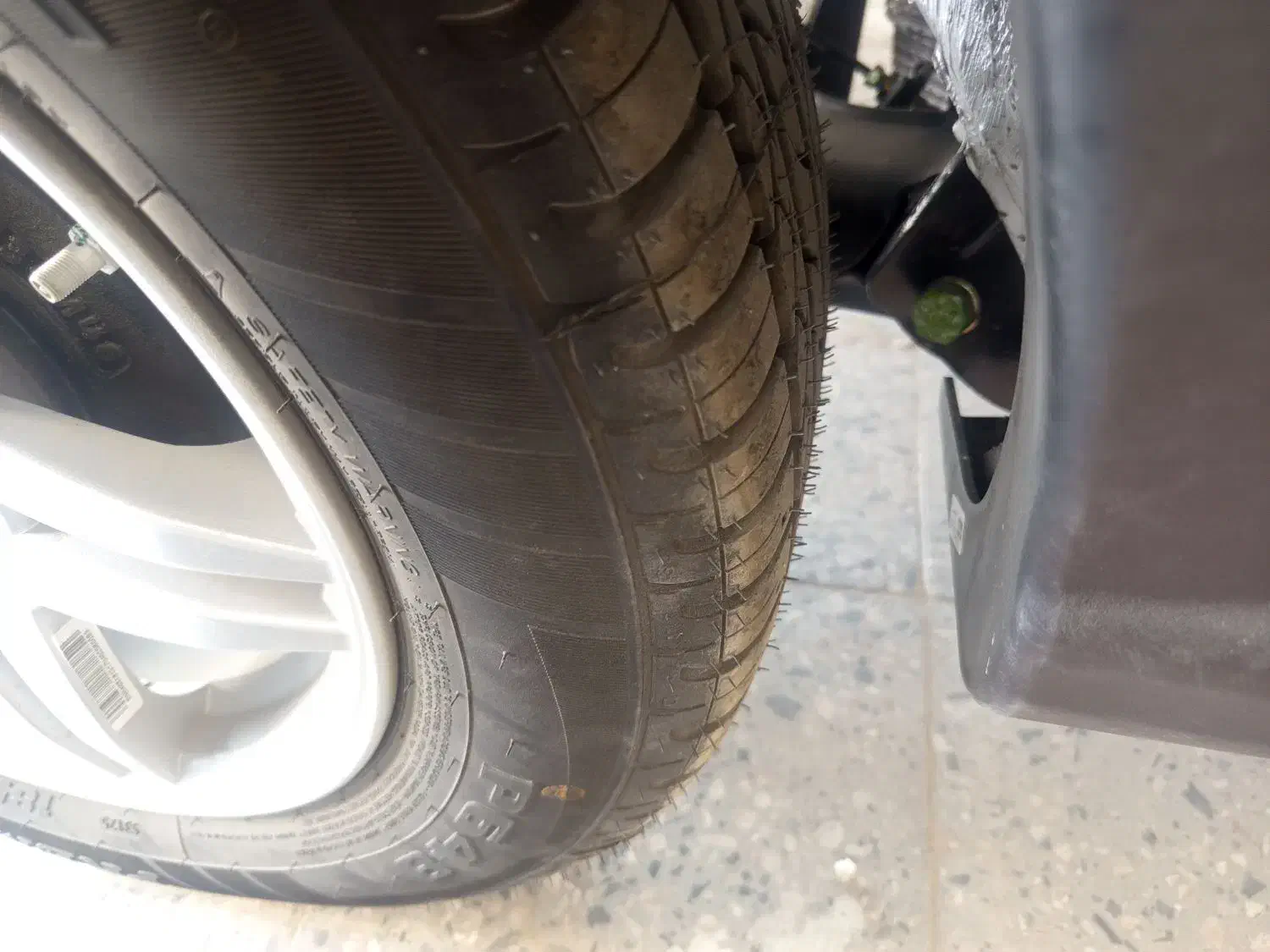 کوییک سفید قرمز مدل ۱۴۰۴ رینگ دار|خودرو سواری و وانت|زاهدان, |دیوار