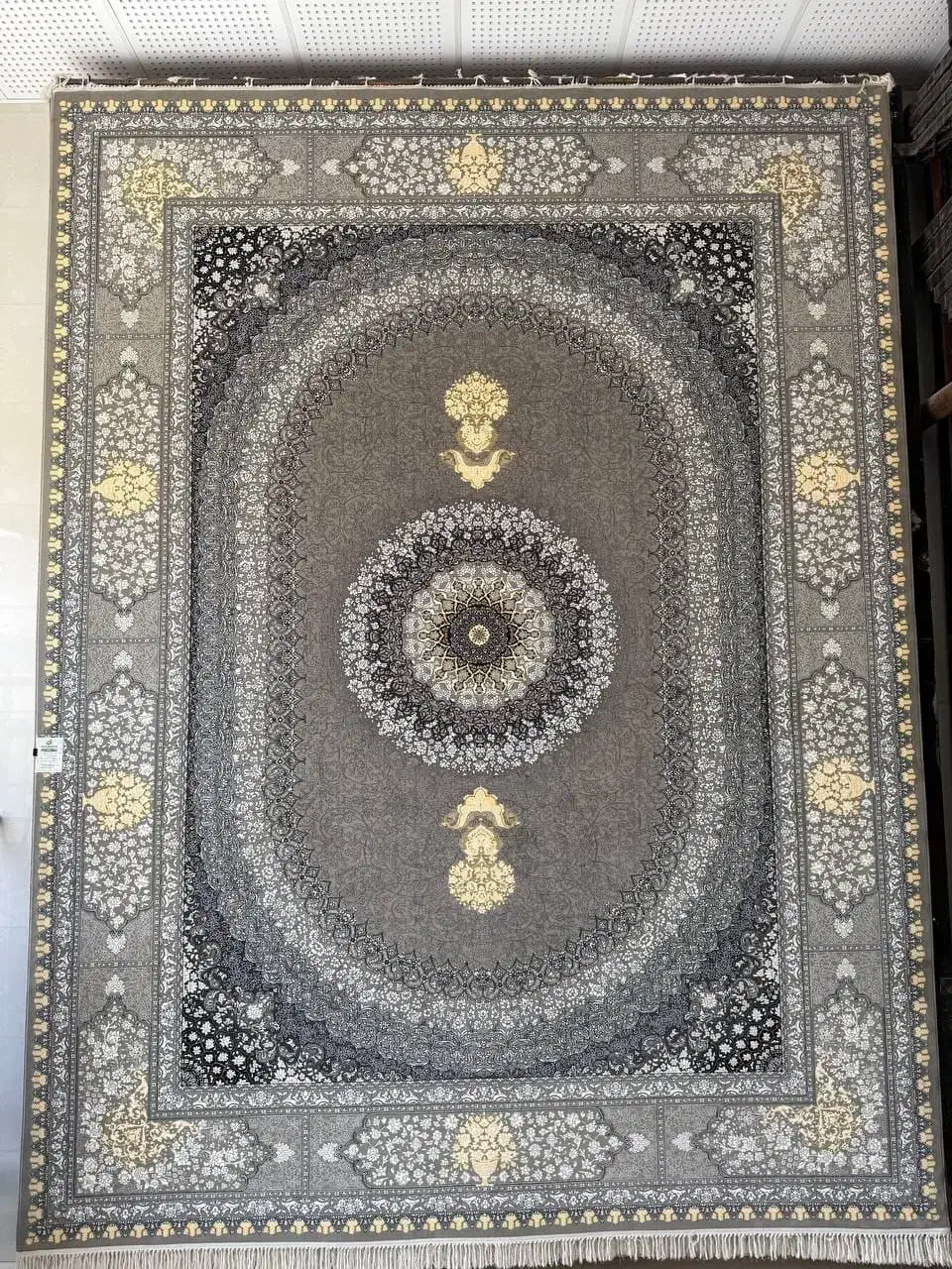 فرش ۷۰۰شانه بزرگمهر|فرش|شیراز, احمدآباد|دیوار