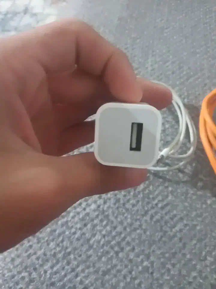 کله گیر و شارژر آیفون|لوازم جانبی موبایل و تبلت|سلماس, |دیوار