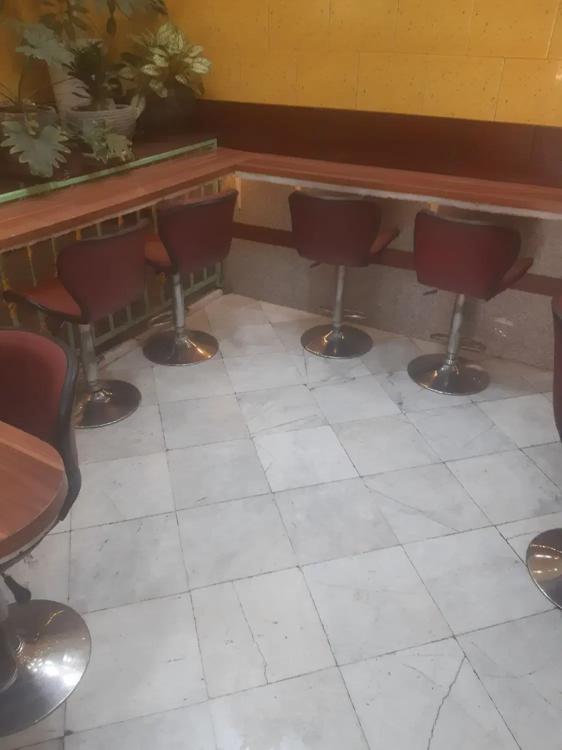 به یک نیروی ساده یا نیمه ماهر نیازمندیم|استخدام خدمات فروشگاه و رستوران|مشهد, سراب|دیوار