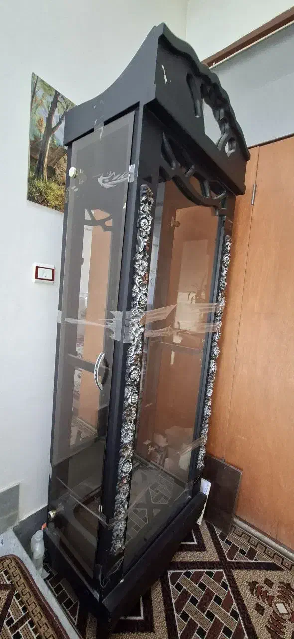 بوفه در حد نو کاملا تمیز و دارای 4طبقه شیشه ای|بوفه، ویترین، کنسول|مشگین شهر, |دیوار